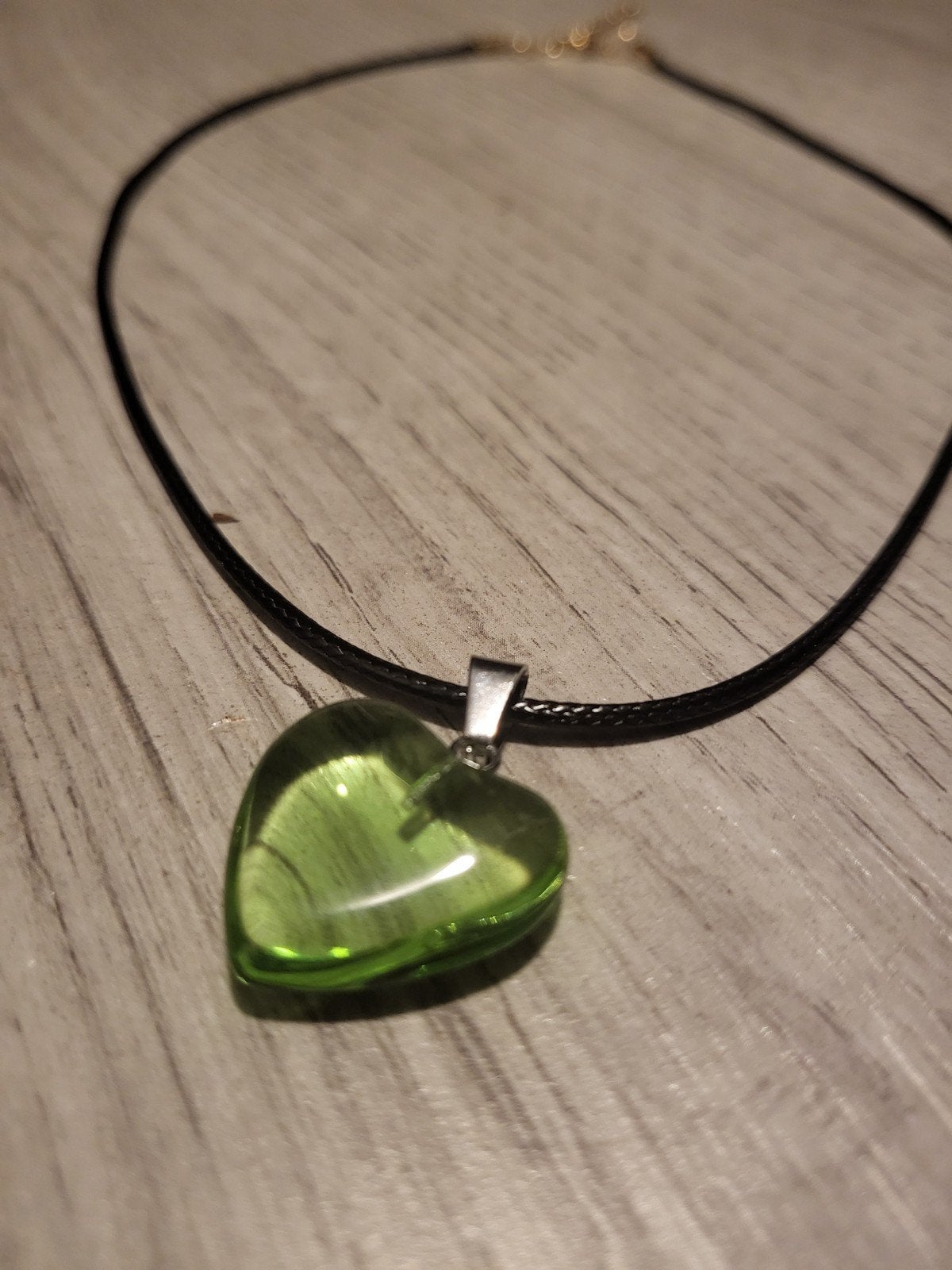 Nieuwe ketting met groen hartje hanger, Overige materialen, Verstelbaar, Nieuw, Ophalen of Verzenden