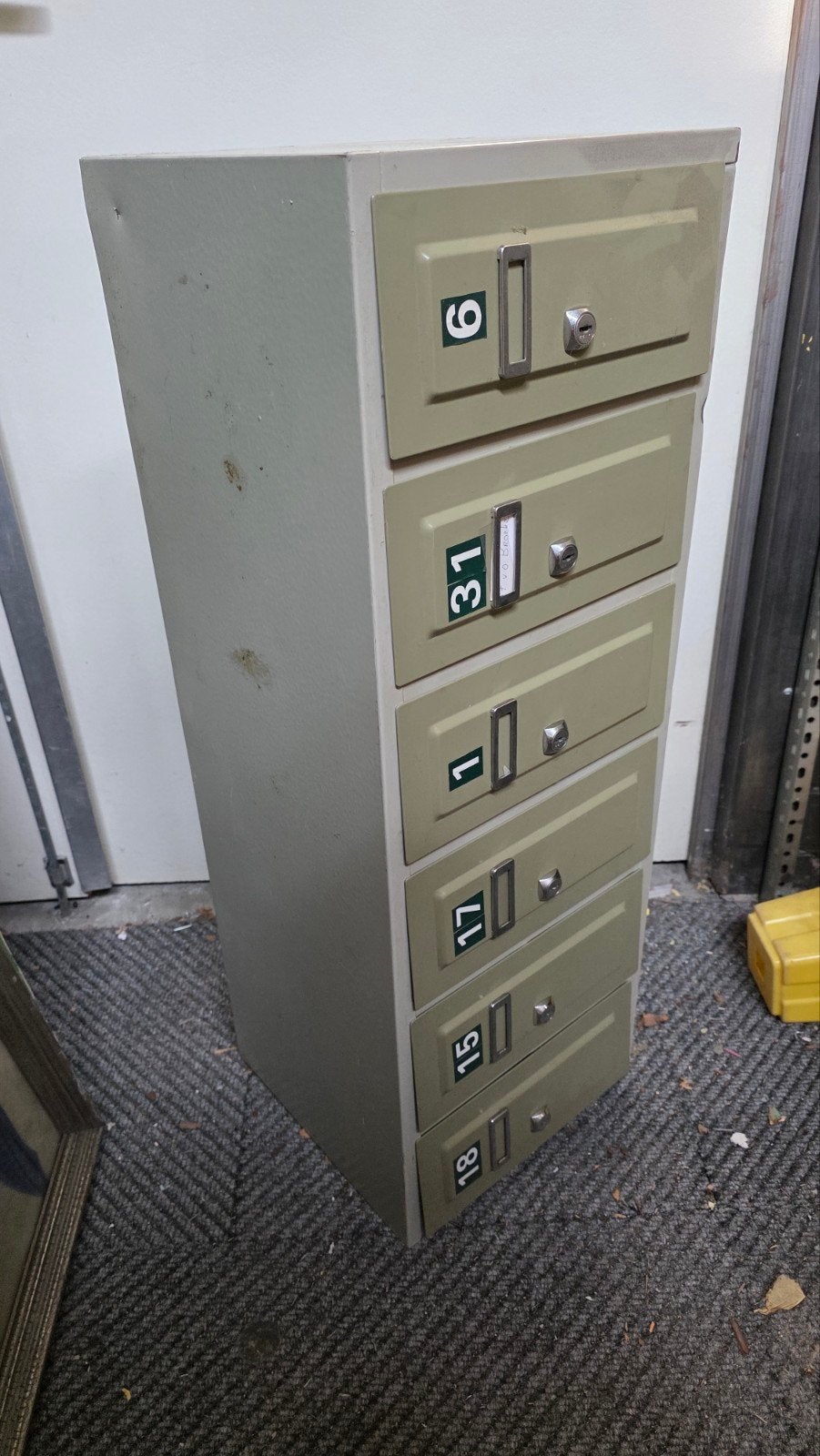 vintage industriele wandlocker van metaal, Ophalen, Huis en Inrichting
