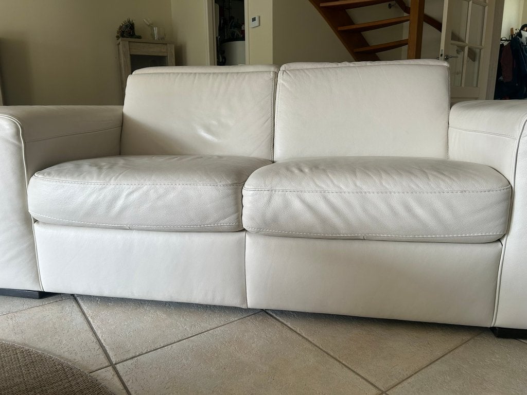 Natuzzi witte leren tweezitsbank met verstelbare hoofdsteun, Ophalen, Gebruikt, Tweepersoons, Rechte bank
