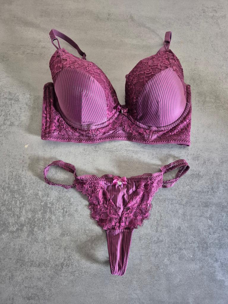 Hunkemöller Lingerie set bh 75D string L paars, Hunkemöller, Ophalen of Verzenden, Paars, Setje