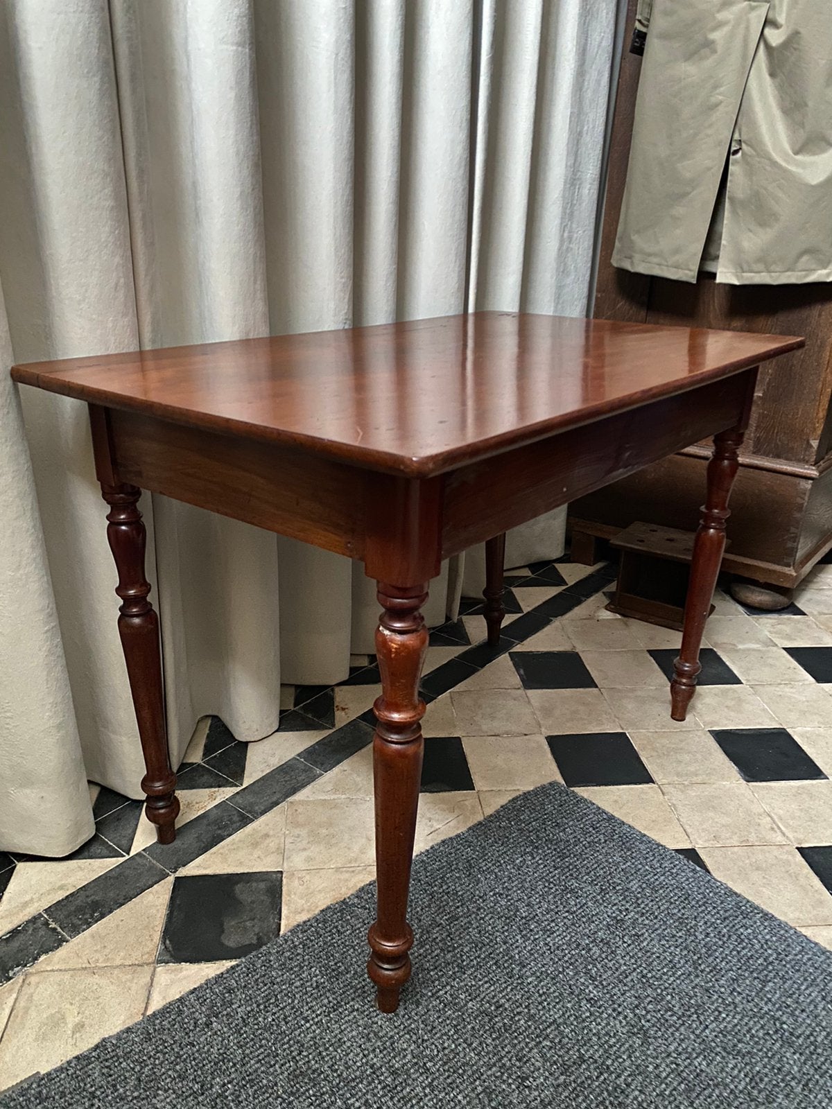 Mahonie houten tafel, Ophalen