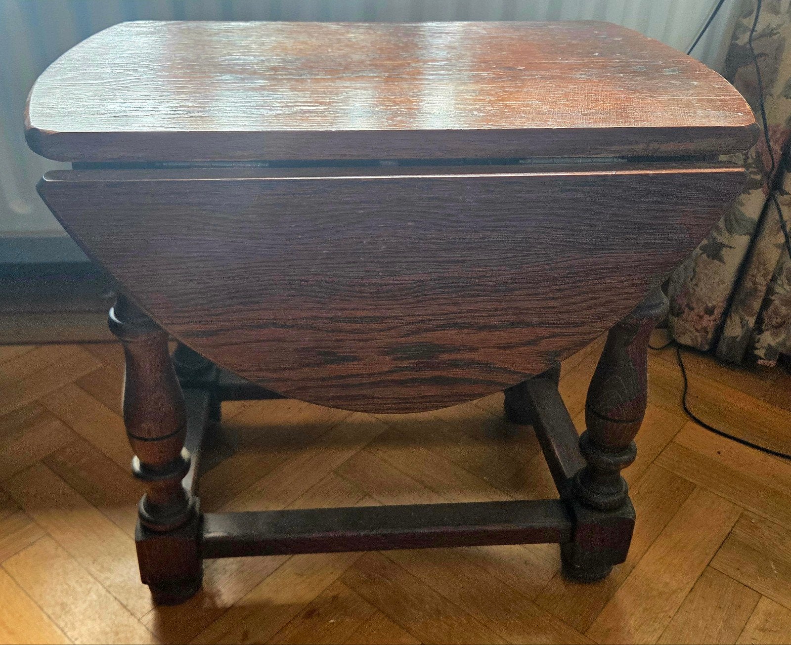 Antiek "hangoor" bijzettafeltje, Gebruikt, 55 tot 75 cm, Ovaal, Ophalen