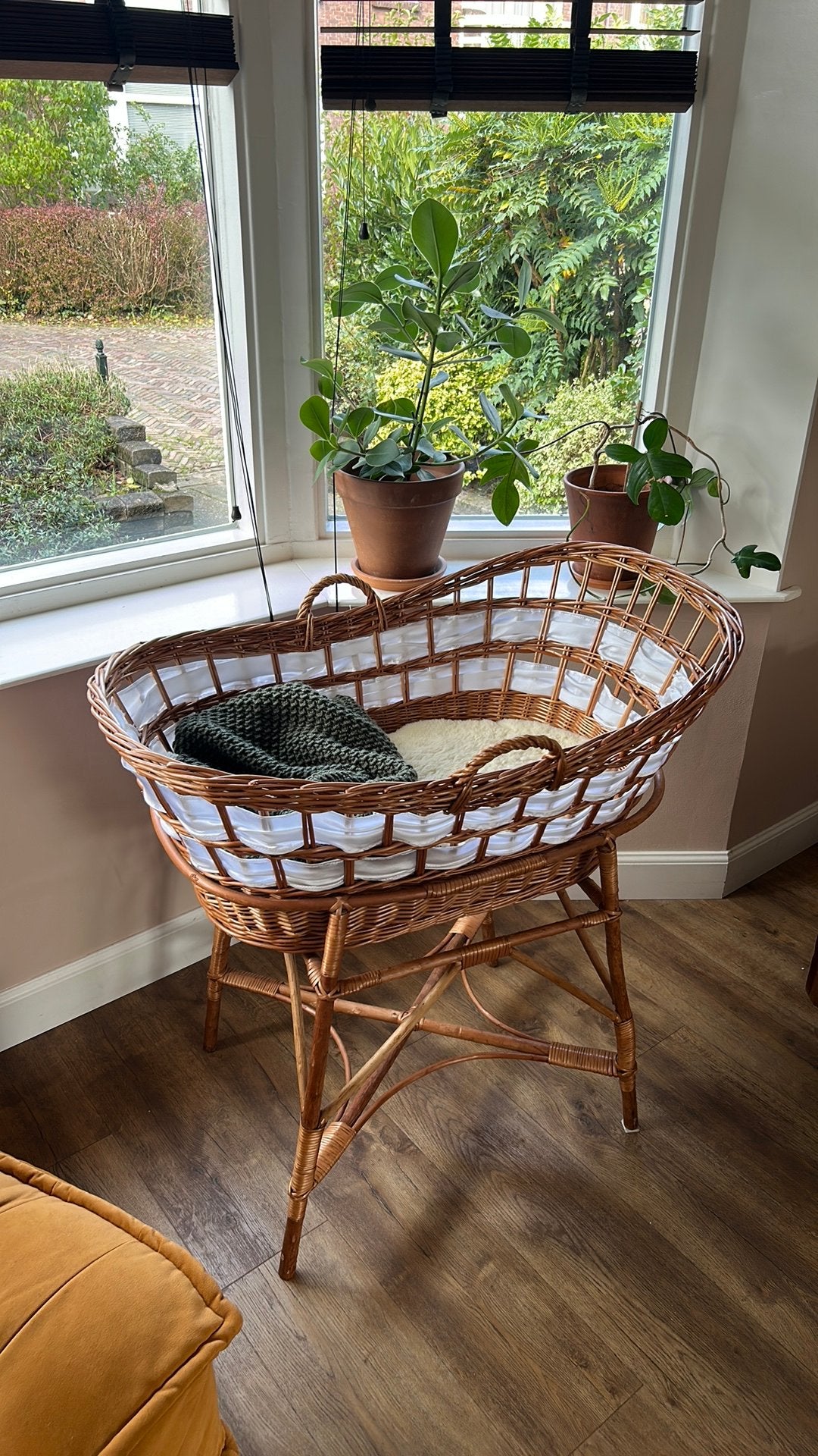 Vintage rotan wieg met matrasje, Ophalen