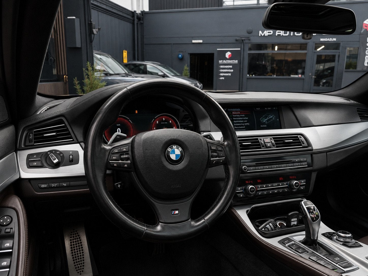 BMW 5-serie M550xd|M-Sport|Virtual|Pano|Softclose|360|HUD|NA, Auto's, Automaat, Gebruikt, Euro 6, 2993 cc