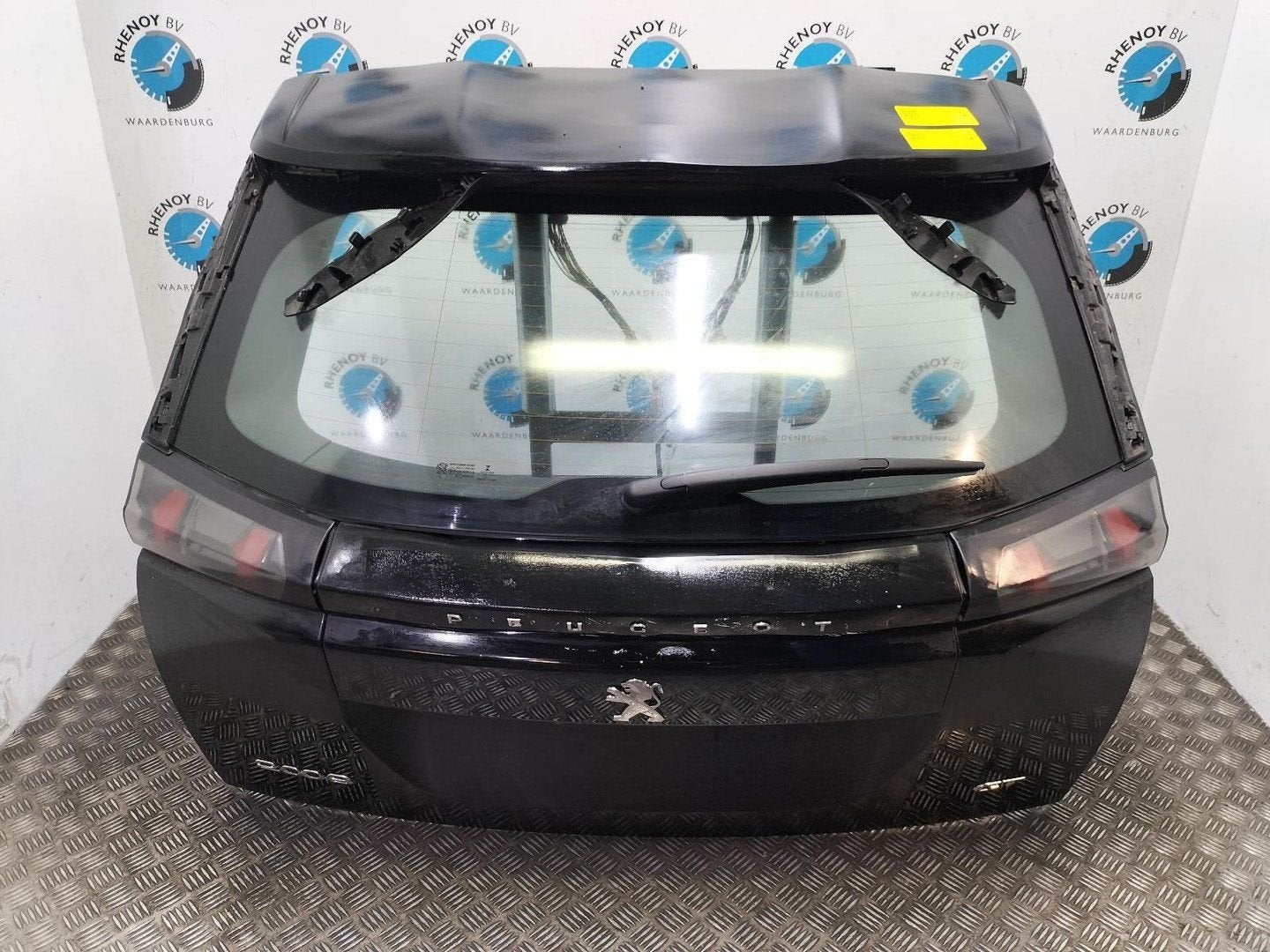 PEUGEOT 2008 P24E 2008 GT 1.2P Aut. ACHTERKLEP 2023, Ophalen of Verzenden, Gebruikt, Stiba lid, Achterklep