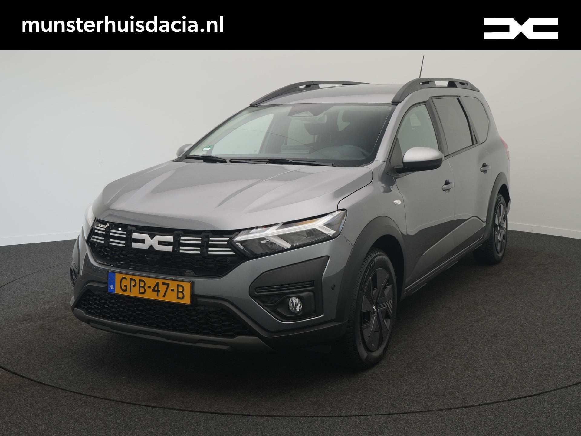 Dacia Jogger 1.6 Hybrid 140 Expression 7p. - All Season band, Auto's, Dealer onderhouden, Gebruikt, 4 cilinders, 7 stoelen