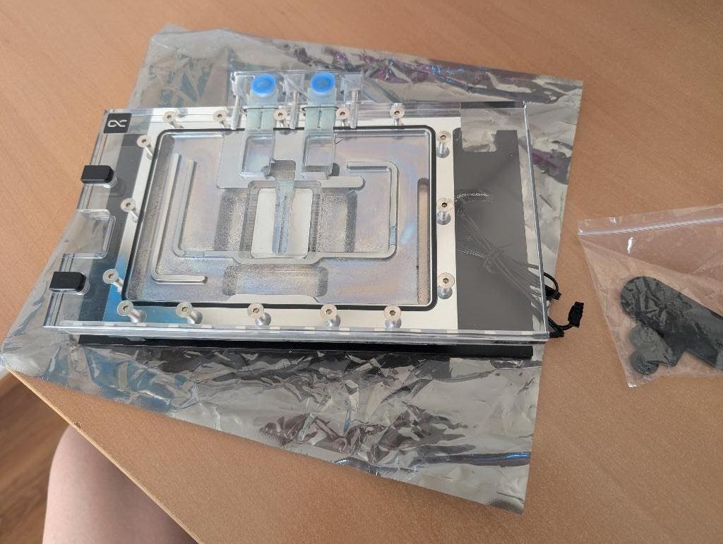 Waterblock voor Asus ROG Strix RTX 4070 Ti 12Gb, Computers en Software, Computerkoelers, Ophalen of Verzenden, Gebruikt, Waterkoeling