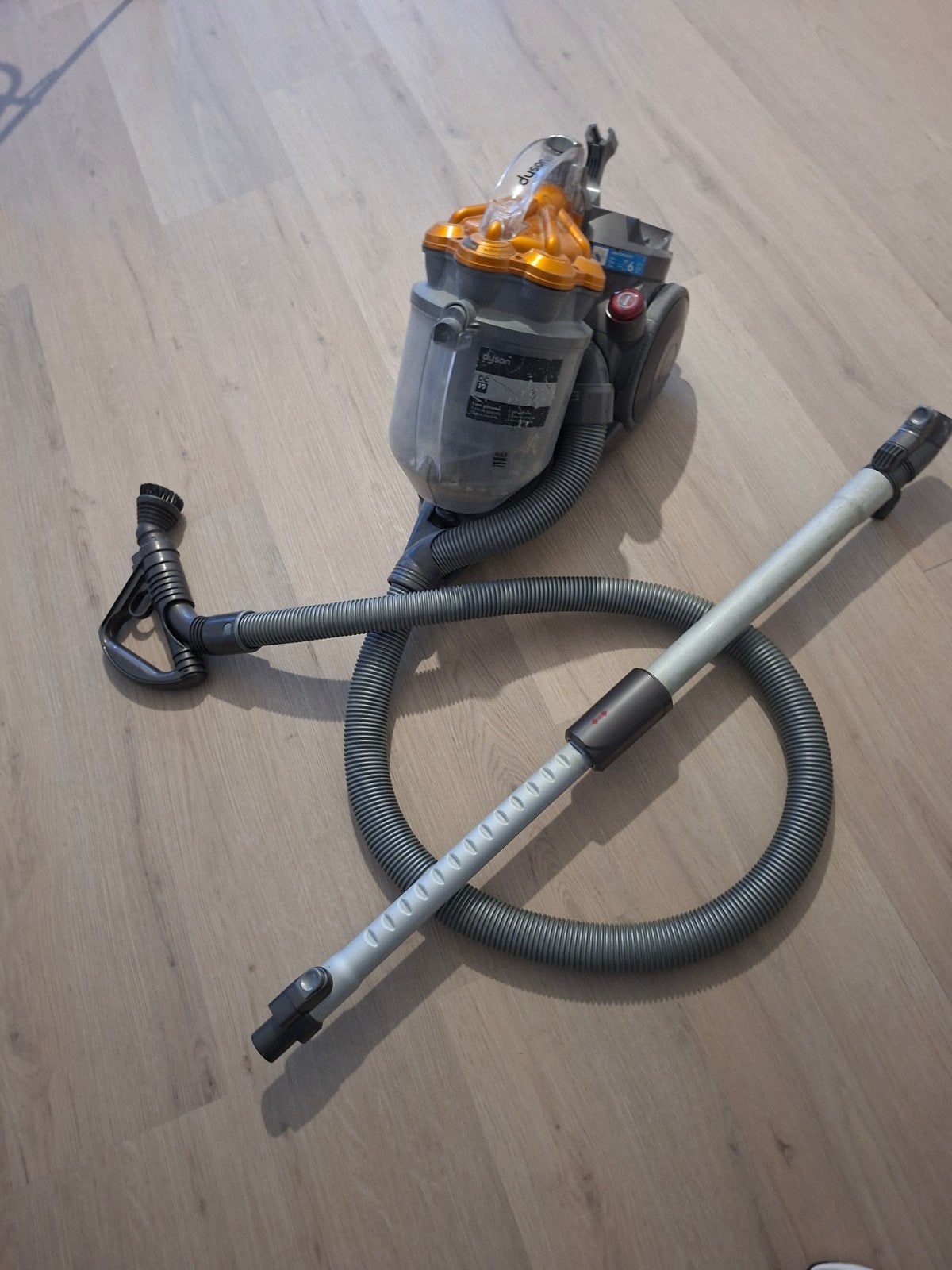 Dyson DC19, Ophalen, Inclusief accessoires, Gebruikt, Dyson
