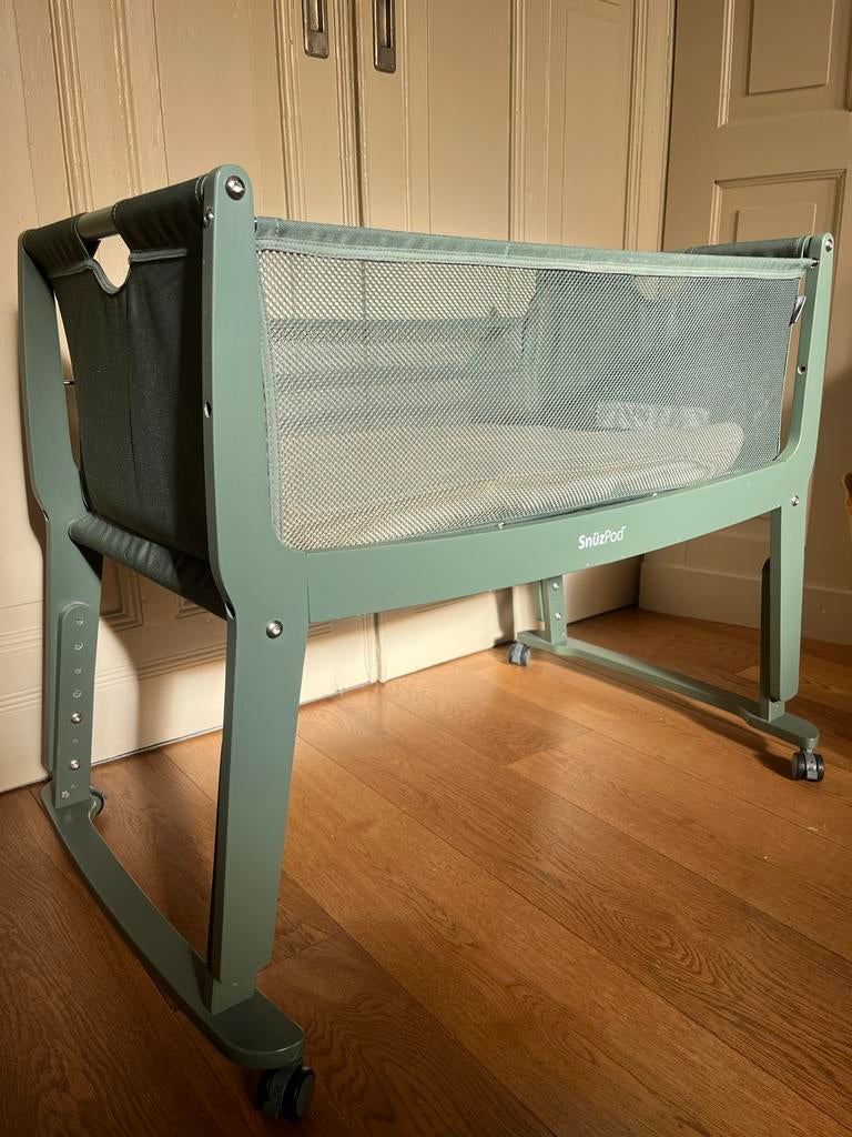 2x Snüzpod Co-sleeper Tweeling Groen & Burgundy, Kinderen en Baby's, Ophalen, Zo goed als nieuw, Wieg