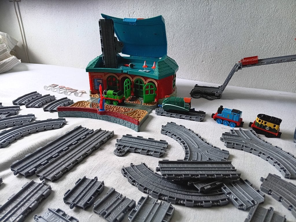 Thomas treintjes, rails en rangeerstation, Kinderen en Baby's, Speelgoed | Thomas de Trein, Ophalen of Verzenden, Gebruikt