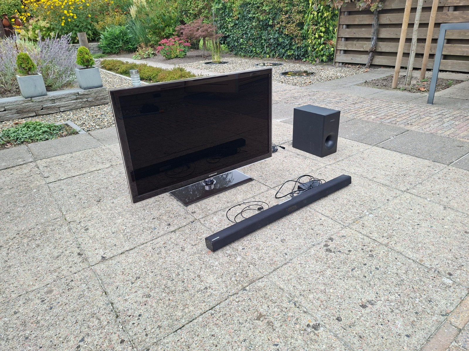 Foto 3 van Samsung tv + Samsung Soundbar