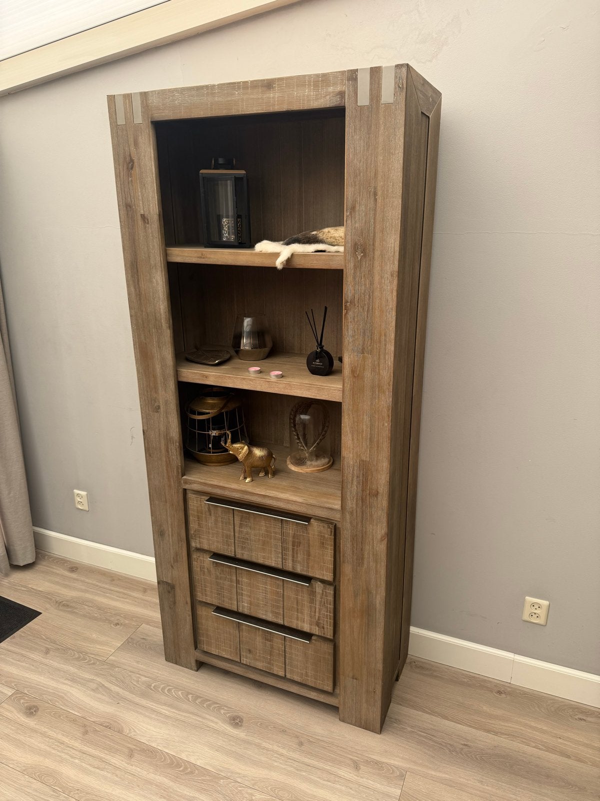 Eettafel met 6 stoelen en bijpassende kast, Ophalen, Gebruikt