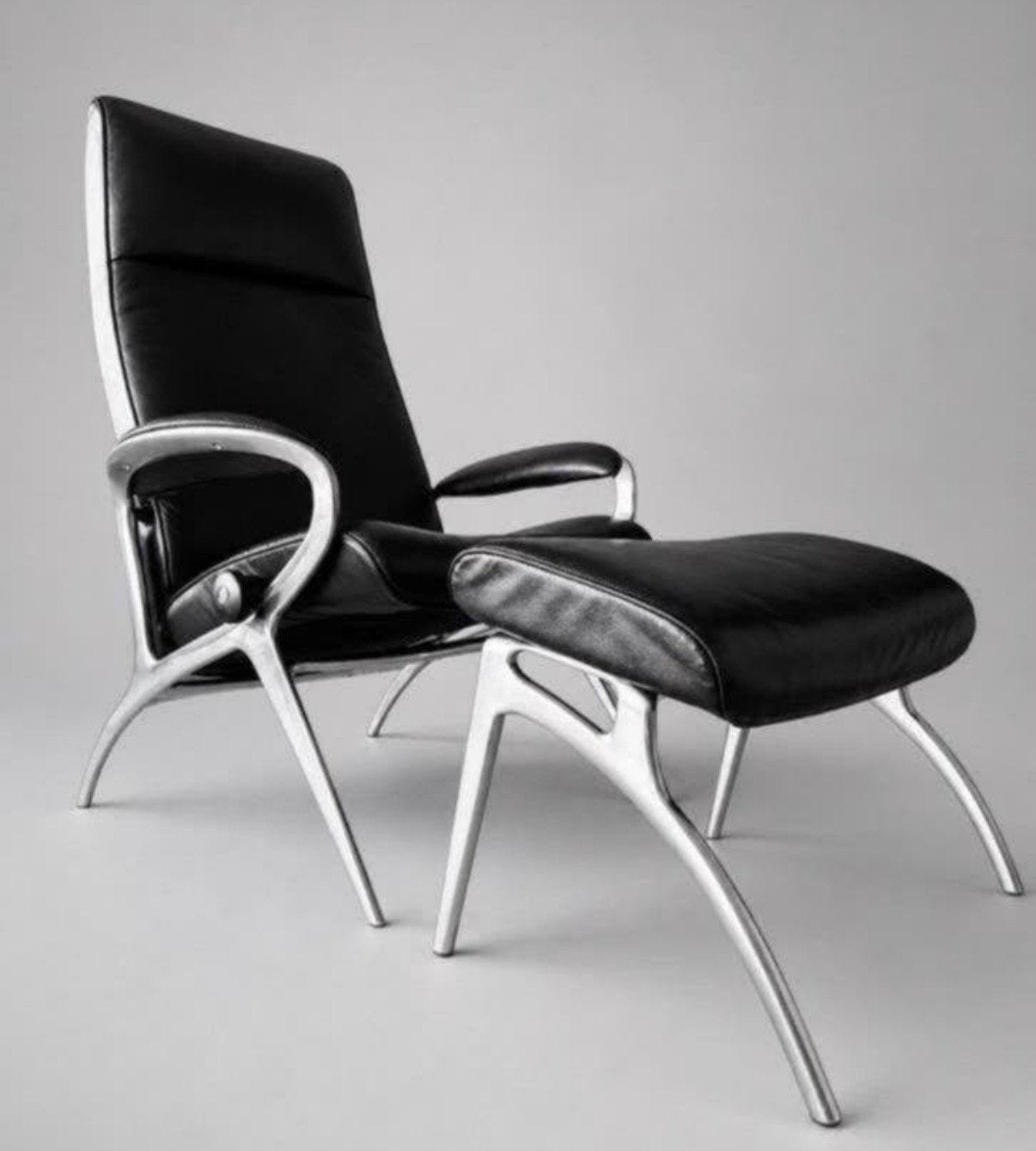 Stressless James Lounge Chair + Ottoman, Zwart Leer, Ophalen, -, -, Zo goed als nieuw