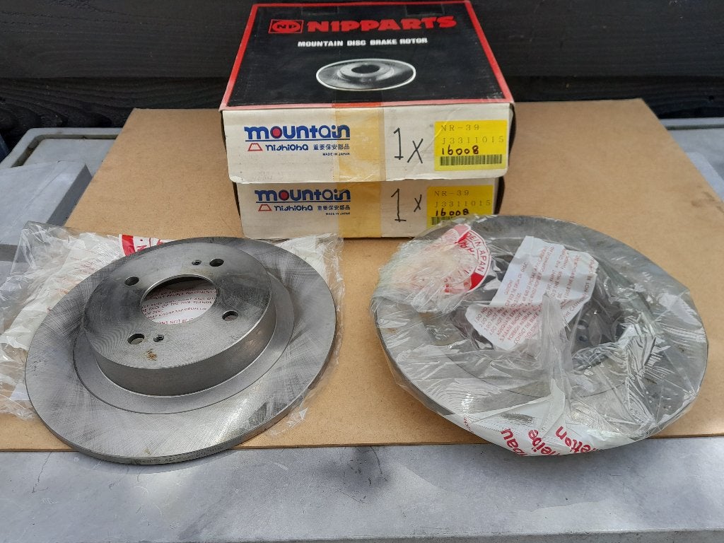 SET REMSCHIJVEN - NIEUW / NOS - NISSAN 280ZX en CEDRIC, Auto-onderdelen, Verzenden, Nieuw, Nissan