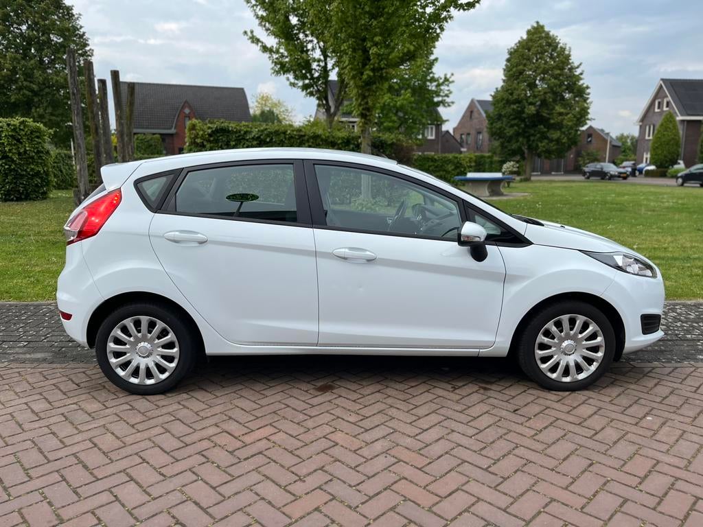 Ford Fiësta 5drs Champion Ed. 2013 (Distr.riem vervangen), Auto's, Euro 5, Stof, 40 €/maand, 525 kg
