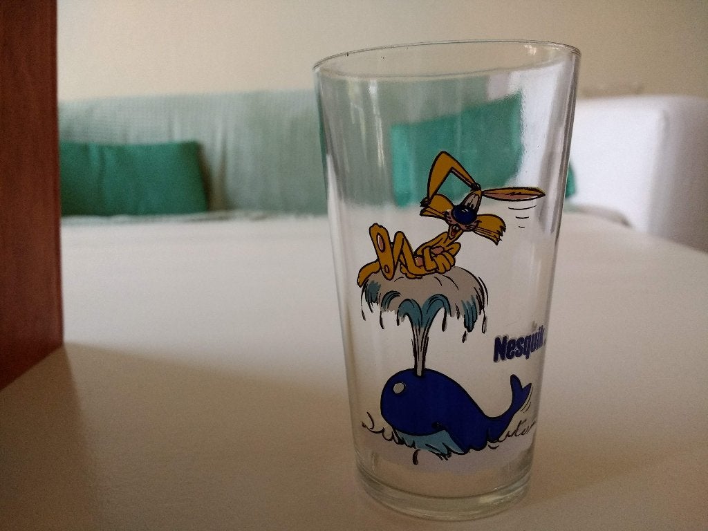 3 x drinkglas, glas met walvis erop Nesquik vintage, Ophalen of Verzenden, Zo goed als nieuw, Frisdrankglas