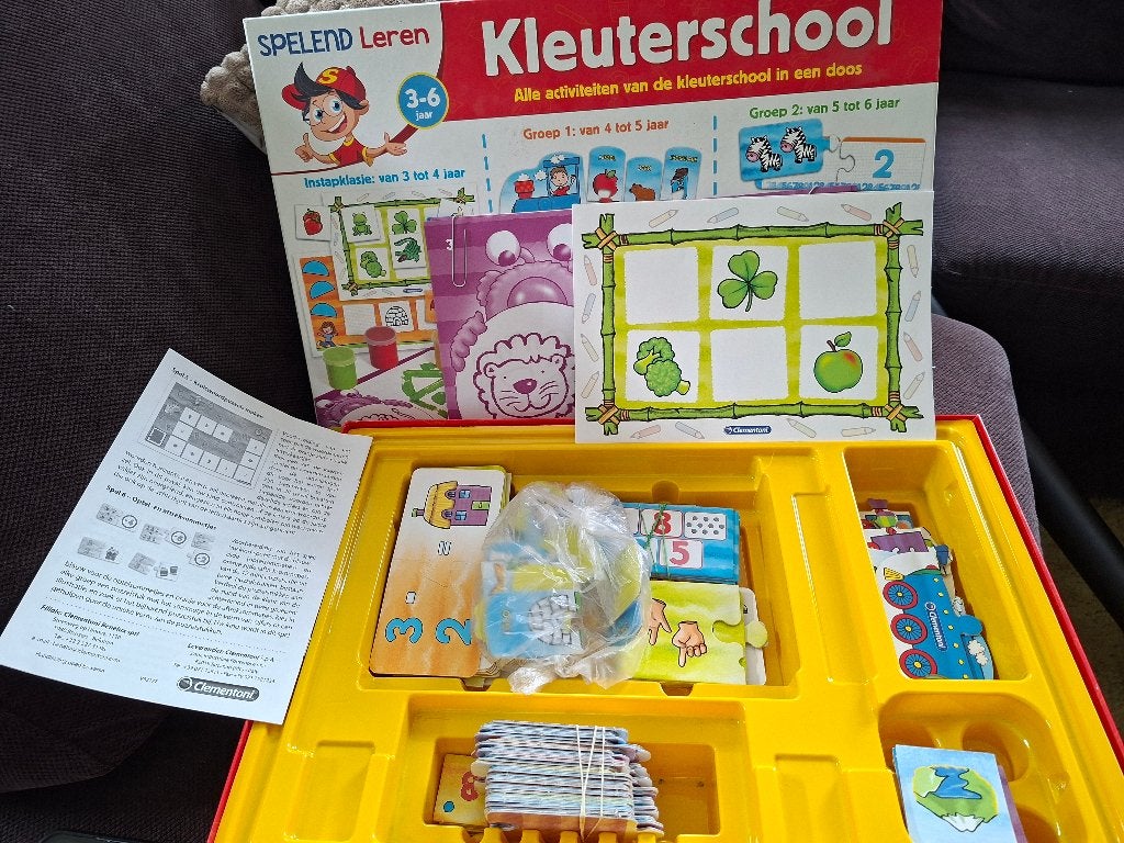 Kleuterschool activiteitendoos Leeftijd 3-6 jaar, Ophalen of Verzenden, Zo goed als nieuw, Puzzelen