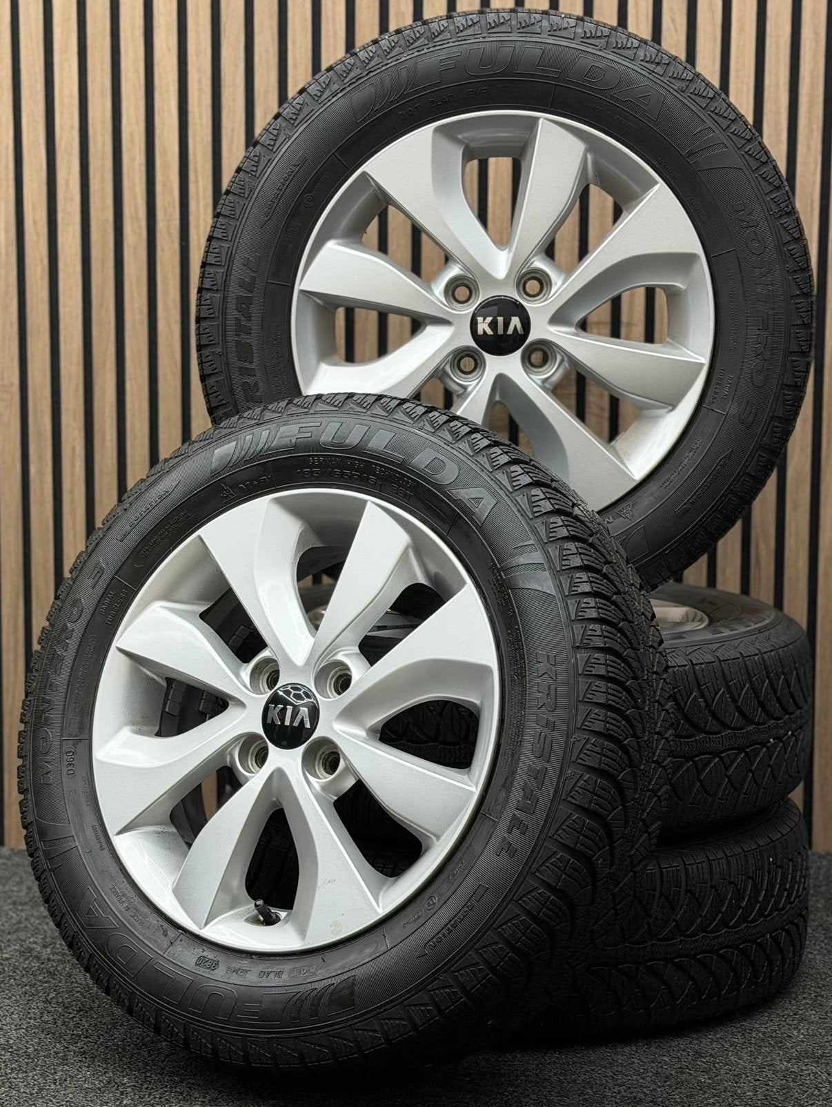 Originele 15 inch Kia Rio Stonic 4x100 ET36 185/65/15 Fulda, Ophalen, 15 inch, ., Banden en Velgen