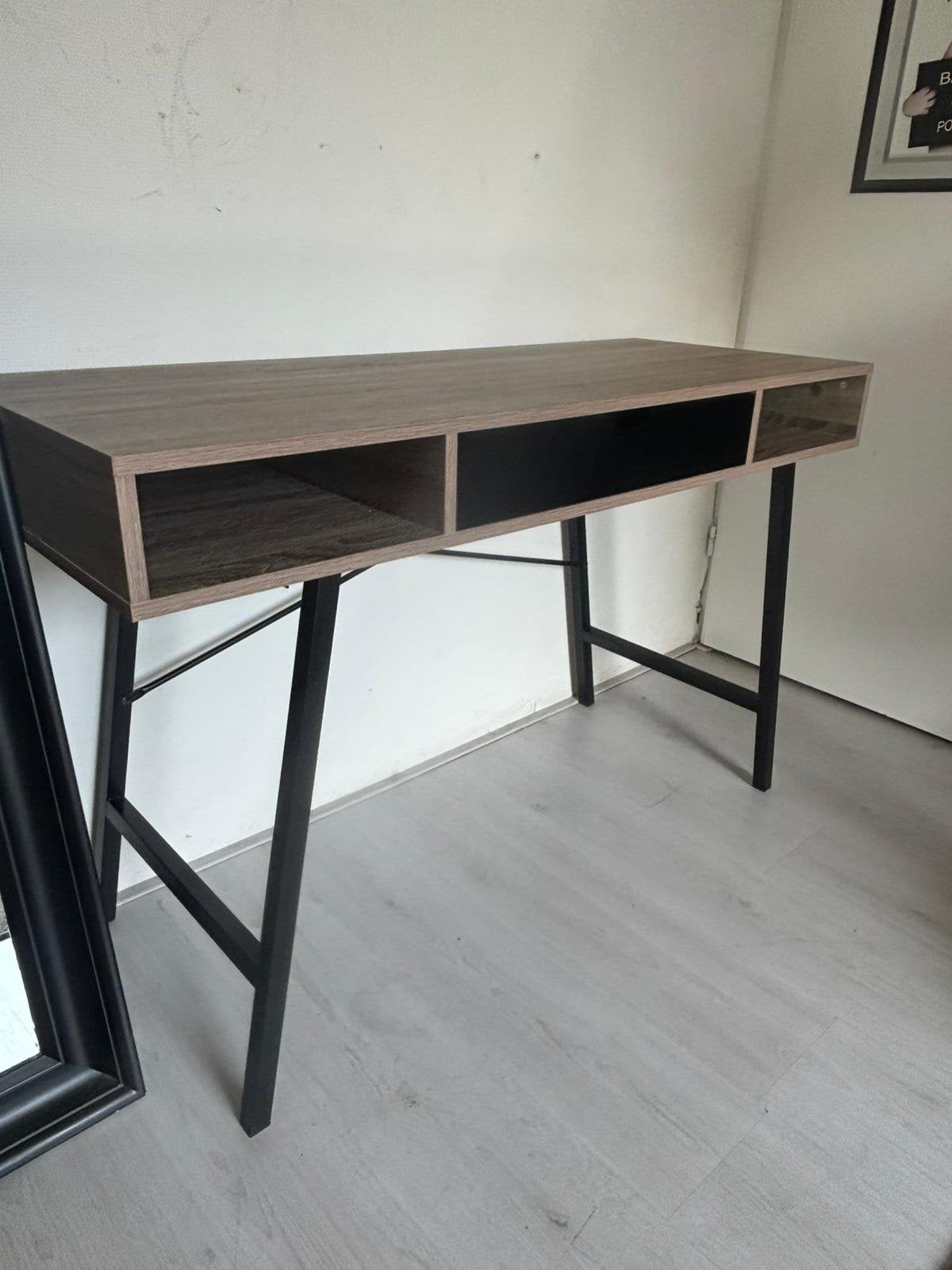 Nog mooi bureau., Ophalen, Zo goed als nieuw