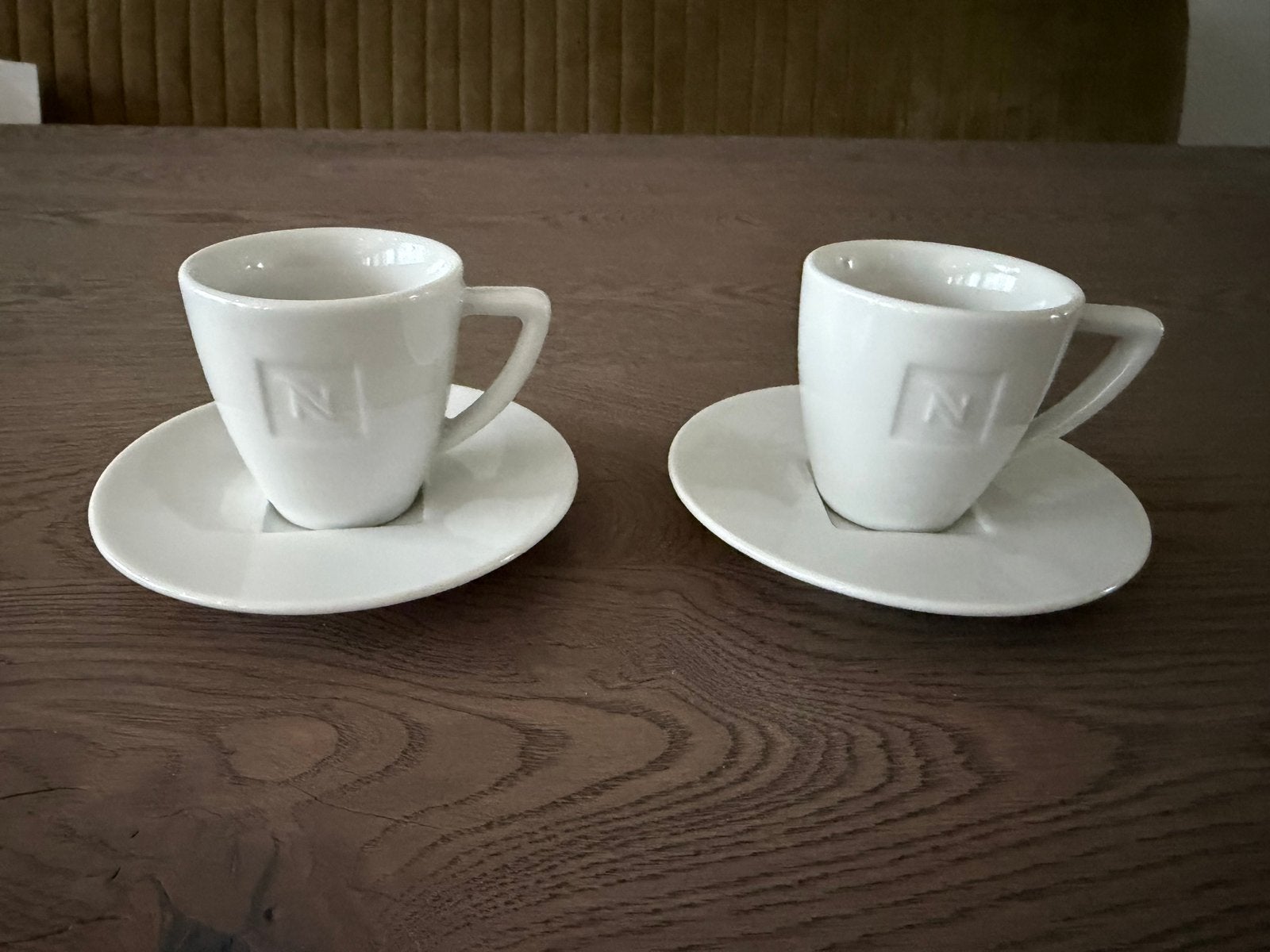 Nespresso espresso kopjes met schotels - 2 stuks, Huis en Inrichting, Overige merken, Nieuw, Ophalen of Verzenden, Modern