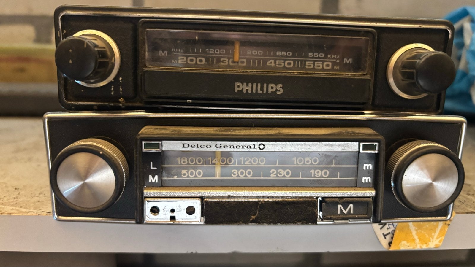 Vintage autoradio's voor oldtimers - Philips en Delco, Auto diversen, Ophalen of Verzenden, Gebruikt
