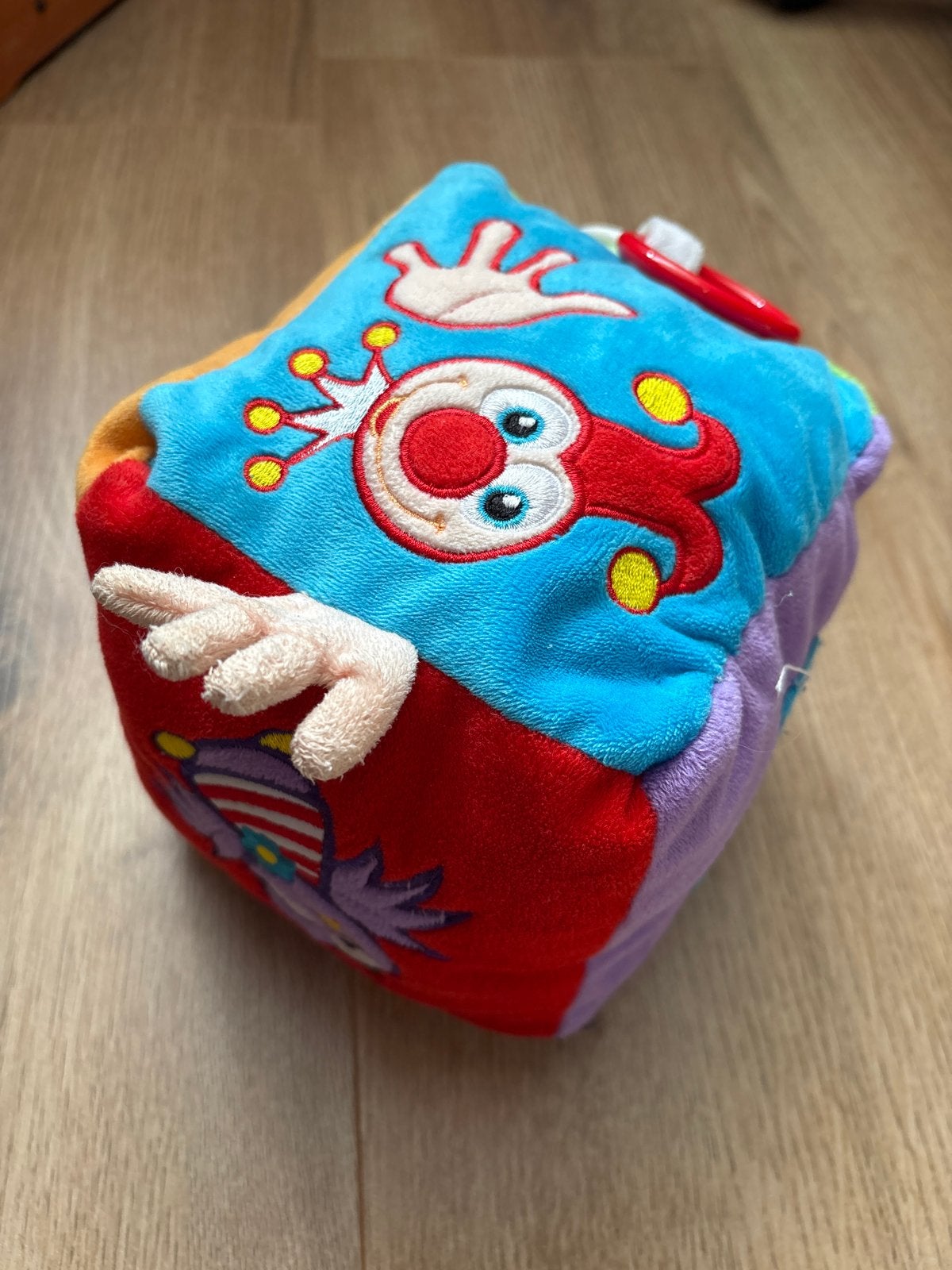 Jokie Efteling knuffel kubus met geluid en spiegel, Kinderen en Baby's, Ophalen of Verzenden, Zo goed als nieuw, Overige typen