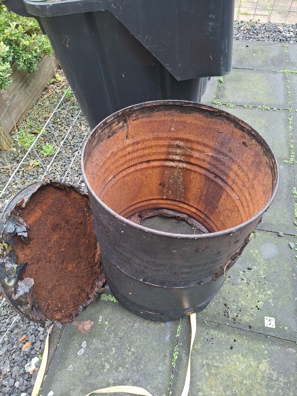 Gratis af te halen: Oud stalen vat 200 liter, Ophalen of Verzenden, Gebruikt