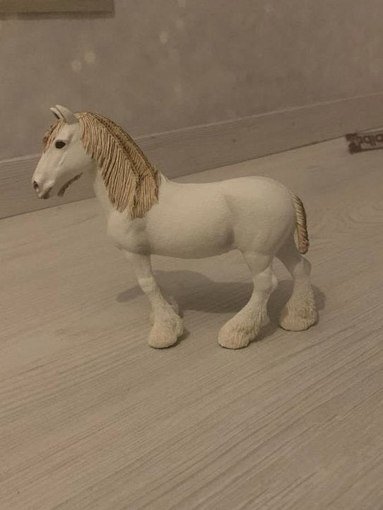 Schleich Merrie Shire paard - 13735, Ophalen of Verzenden, Zo goed als nieuw, Paard, Beeldje of Figuurtje