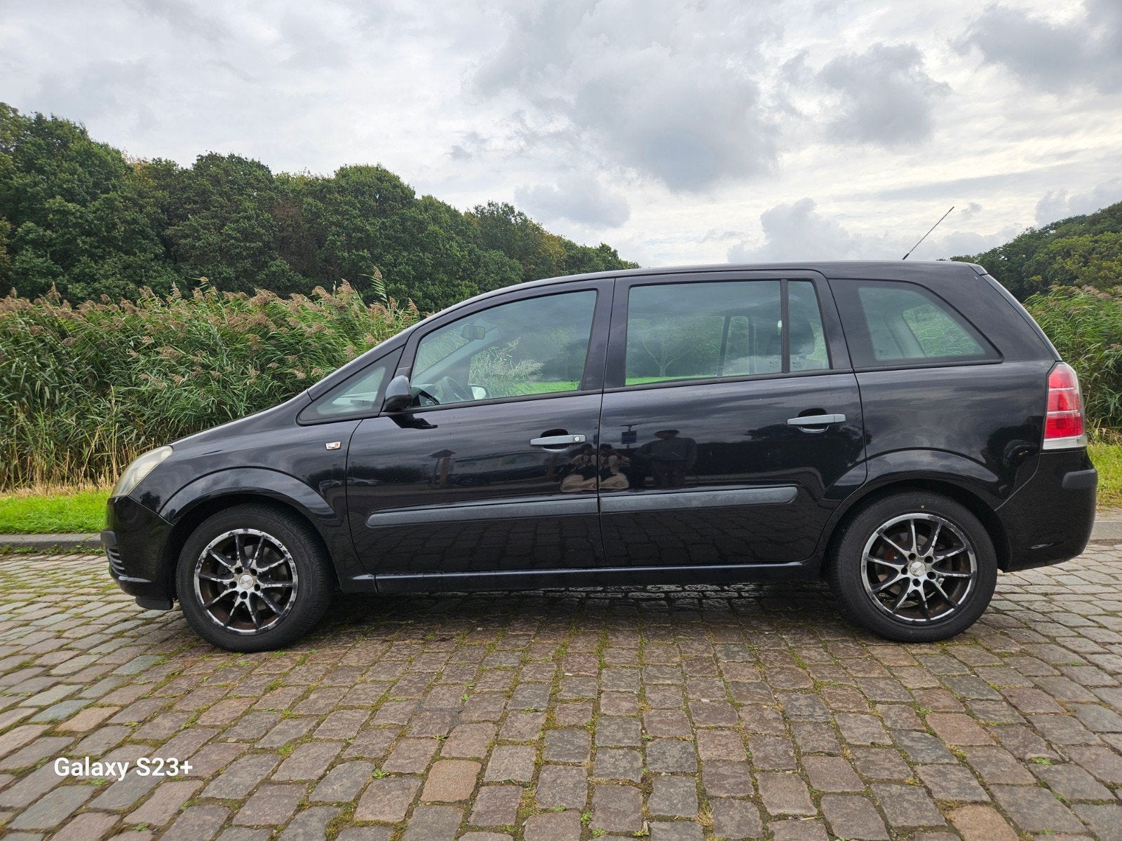 Opel Zafira 1.6 2006 business Zwart, Auto's, Voorwielaandrijving, 4 cilinders, 7 stoelen, Zwart