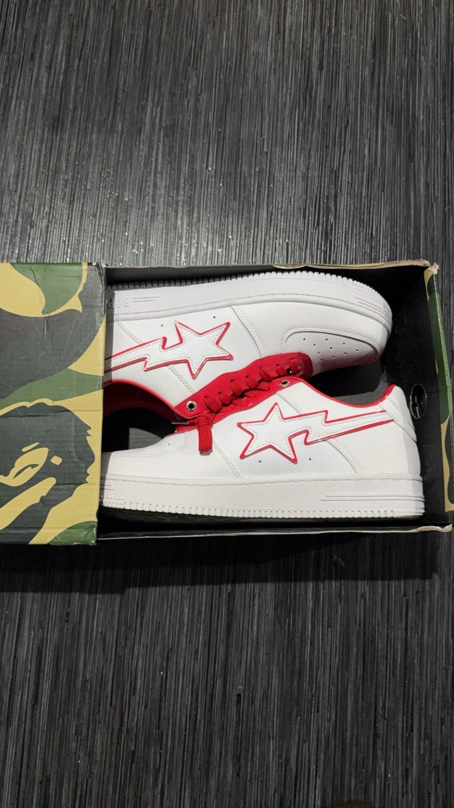 A Bathing Ape BAPE STA – Wit/Rood, Kleding | Heren, Wit, Ophalen of Verzenden, Sneakers of Gympen, Zo goed als nieuw