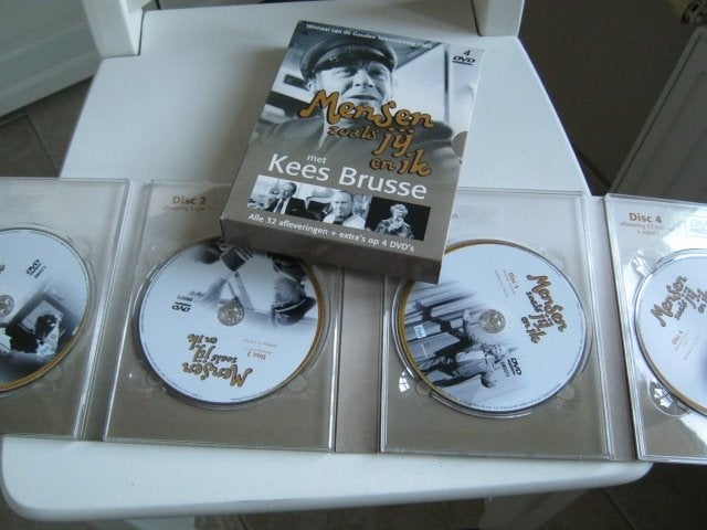Dvd   Serie pakket Kees Brusse 4701/Serie De Brug 4709, Alle leeftijden, Verzenden, Zo goed als nieuw, Komedie