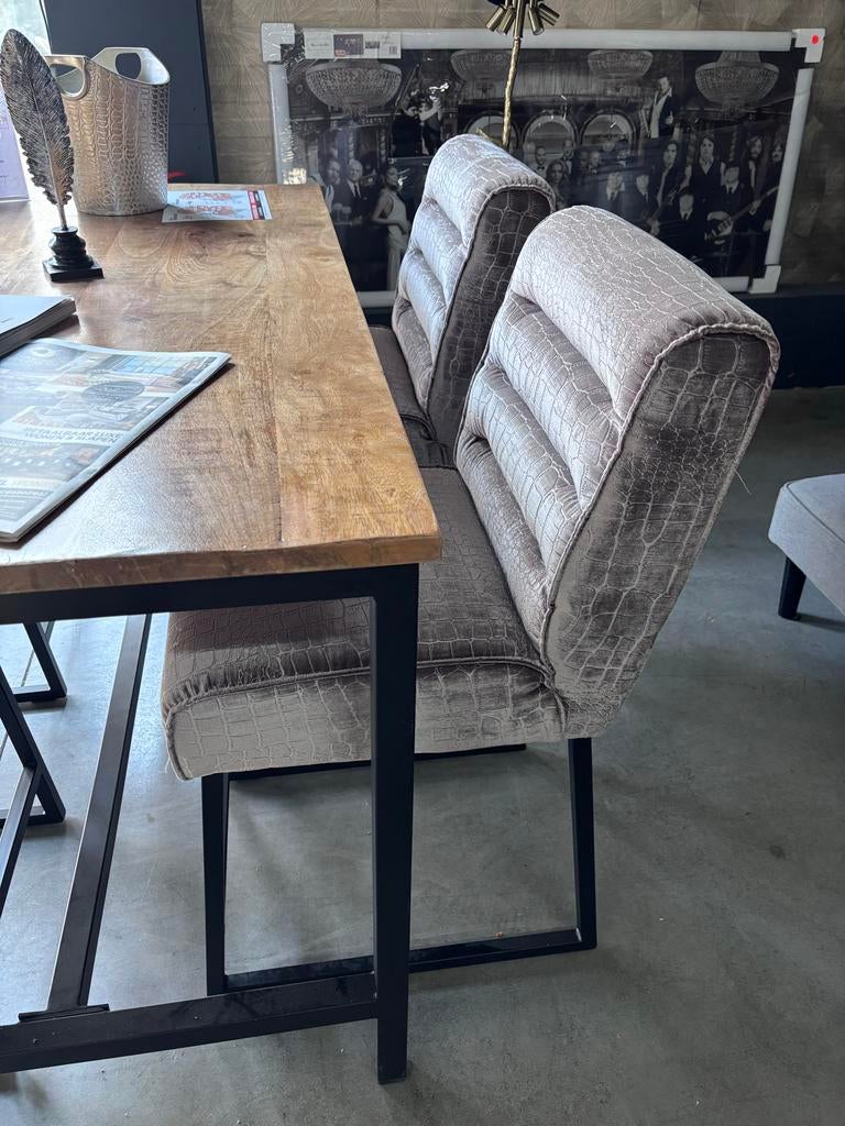 Set van 4 Luxe Velvet Champagne Lage Barkrukken, Huis en Inrichting, Barkrukken, Zo goed als nieuw, 60 tot 90 cm, 4 krukken, Ophalen