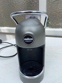 LAVAZZA koffiezetapparaat LM Jolie Plus, Ophalen, Zo goed als nieuw, Koffiemachine, Afneembaar waterreservoir