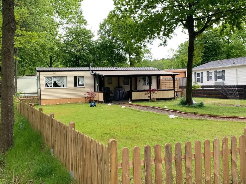 VOLLEDIG INGERICHTE STACARAVAN, INCLUSIEF JAARPLAATS, Caravans en Kamperen, Tenten, tot en met 4, Gebruikt, Ophalen of Verzenden