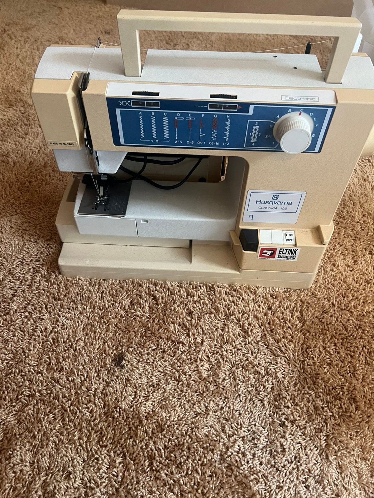 Husqvarna Classica 105, Ophalen, Gebruikt, Naaimachine, Husqvarna