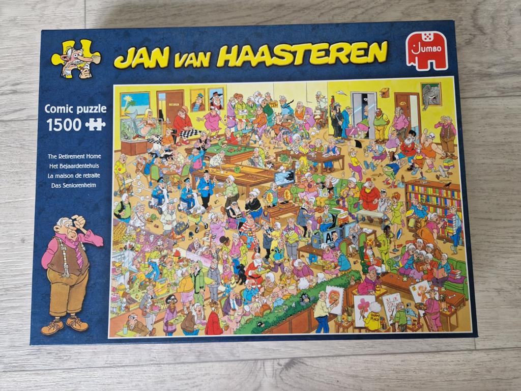 Jan van Haasteren puzzel Het Bejaardentehuis 1500st, Hobby en Vrije tijd, Denksport en Puzzels, Ophalen of Verzenden, 500 t/m 1500 stukjes