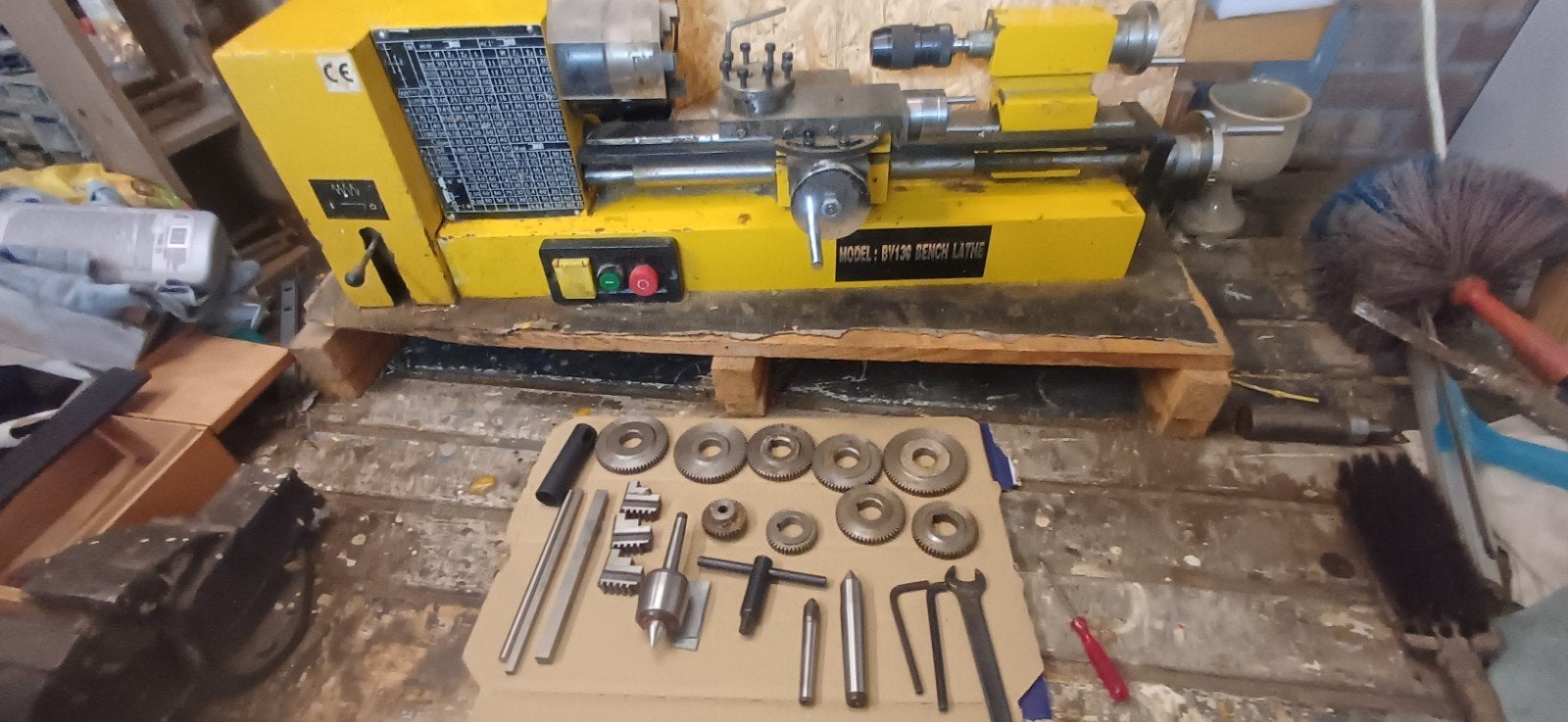 metaaldraaibank  model:BV 130 Bench lathe, Eén persoon