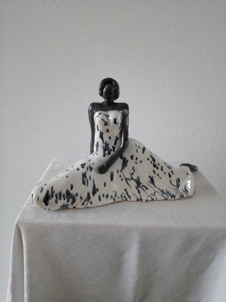 ZITTENDE DAME, beeld, geglazuurd, keramiek, Ophalen, Nieuw, Mens