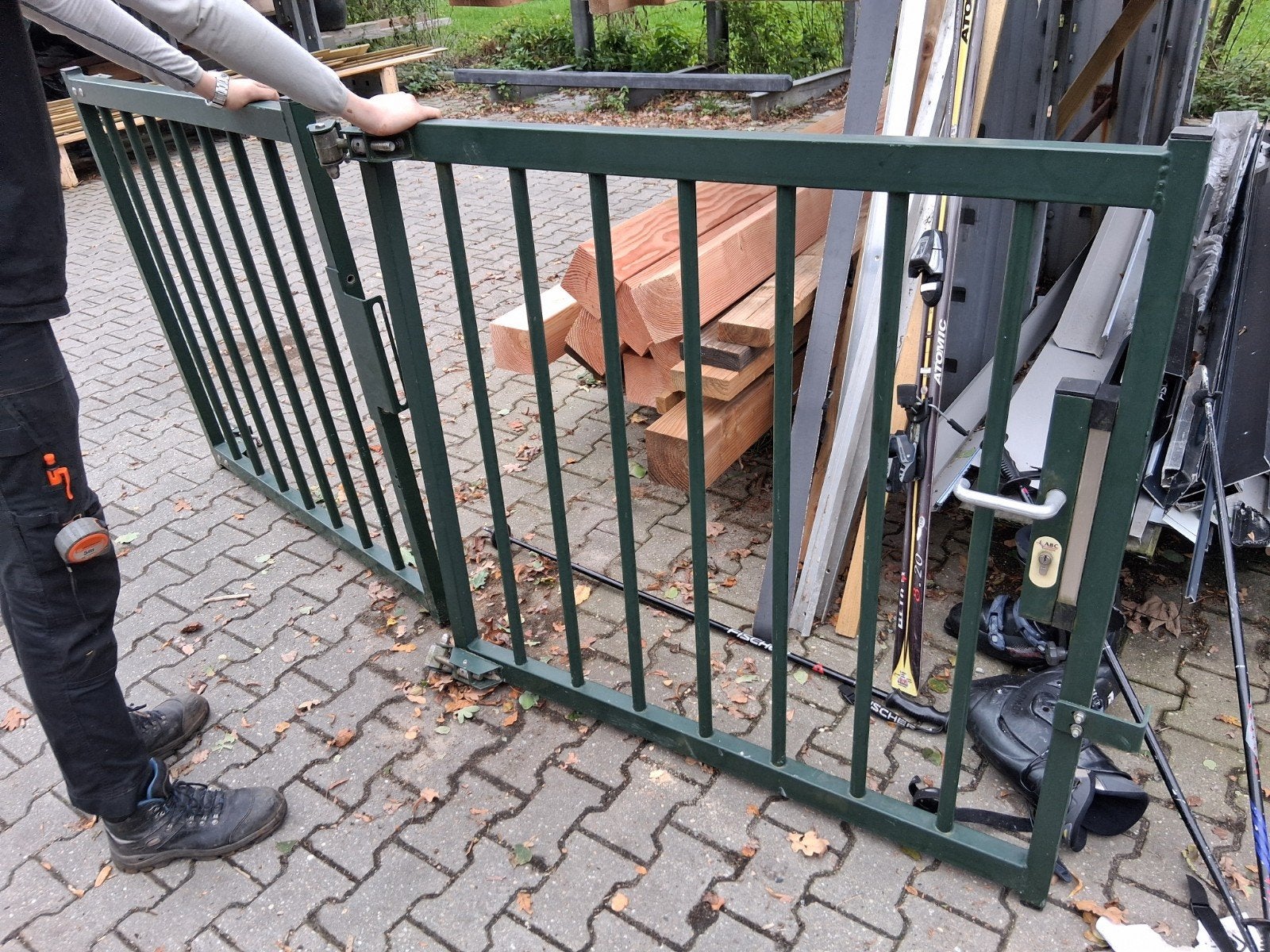 Dubbele poort, 125 cm breed, 116 cm hoog, Ophalen, Met poort, Gebruikt, Spijlenhekwerk