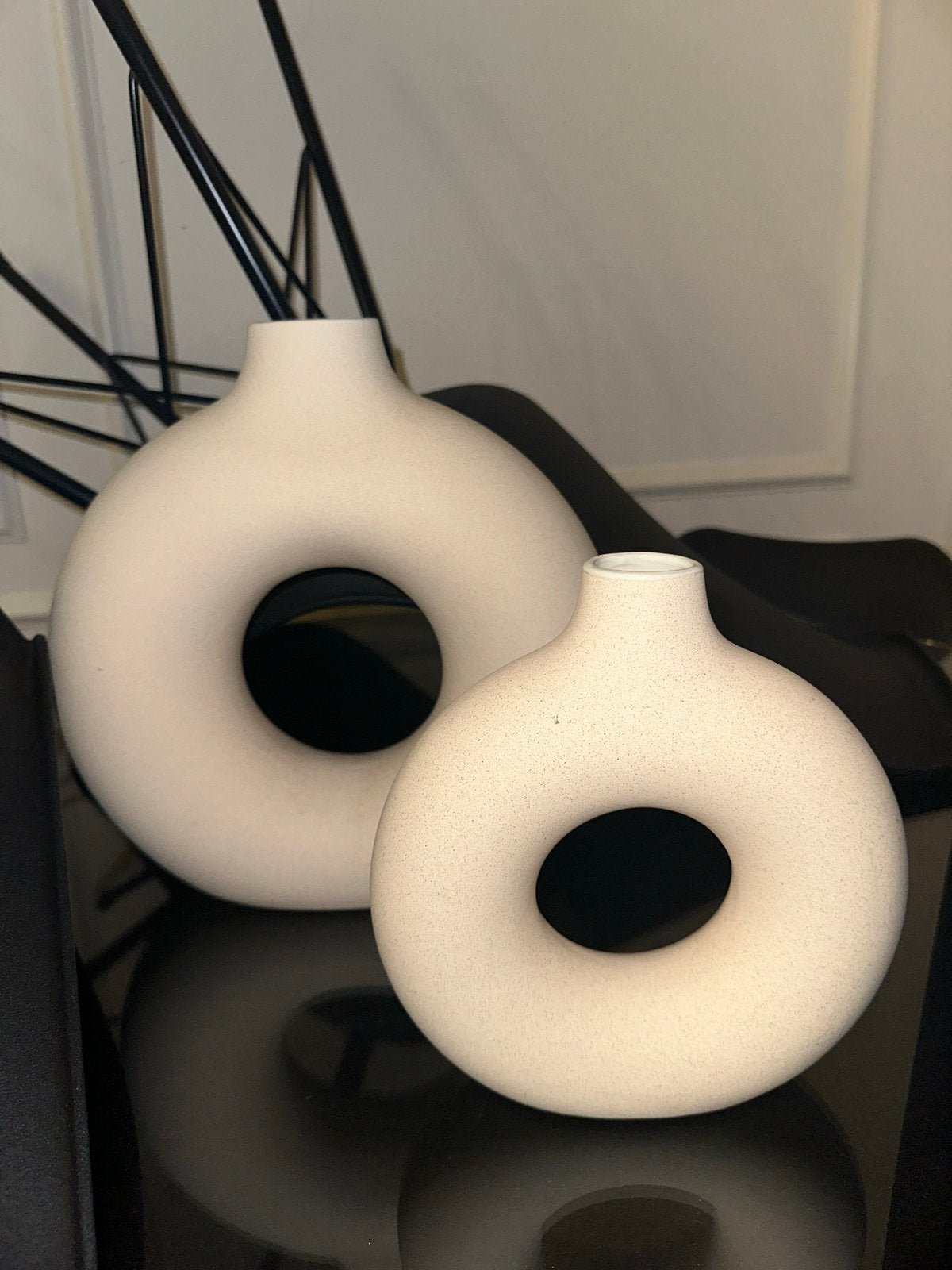 Moderne donut vaas - beige (30 cm diameter), Ophalen, Beige, Zo goed als nieuw, Geschikt voor droogbloemen