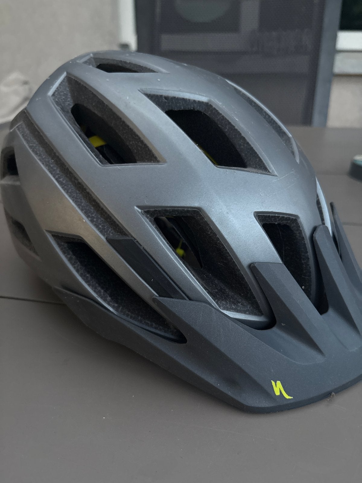 Specialized fietshelm - Grijs/Zwart - Maat M, Fietsen en Brommers, Ophalen, Gebruikt, M, Heer of Dame