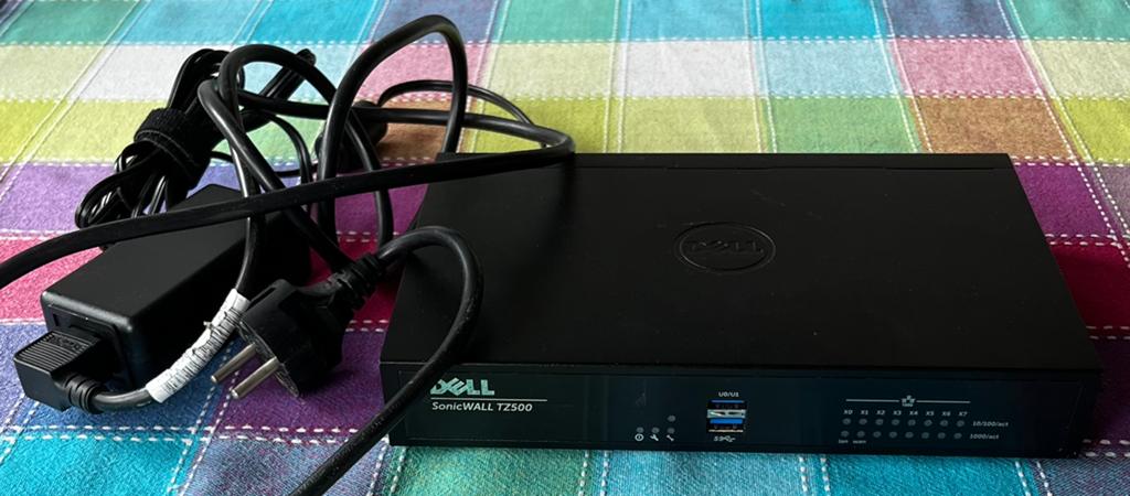 Dell Sonicwall TZ500 firewall, Computers en Software, Routers en Modems, Zo goed als nieuw, Router, Ophalen of Verzenden