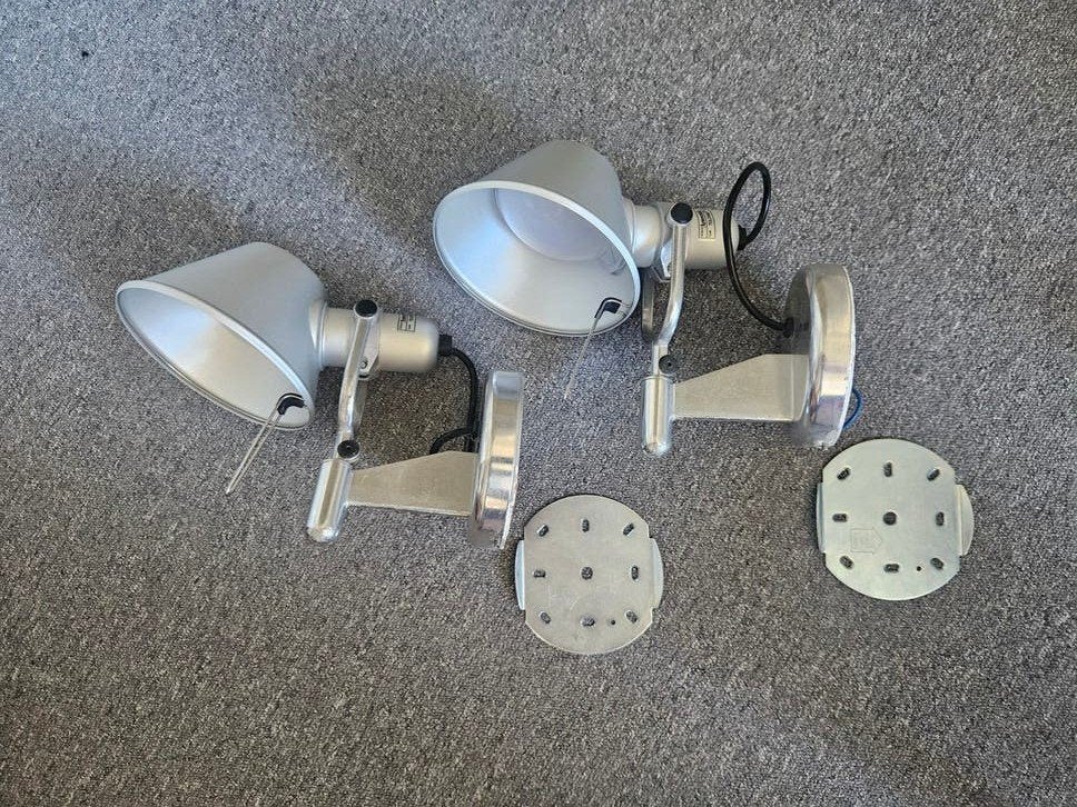 Set van 2 Artemide Faretto LED wandlampen, grijs metaal, Huis en Inrichting, Lampen | Wandlampen, Ophalen of Verzenden, Gebruikt