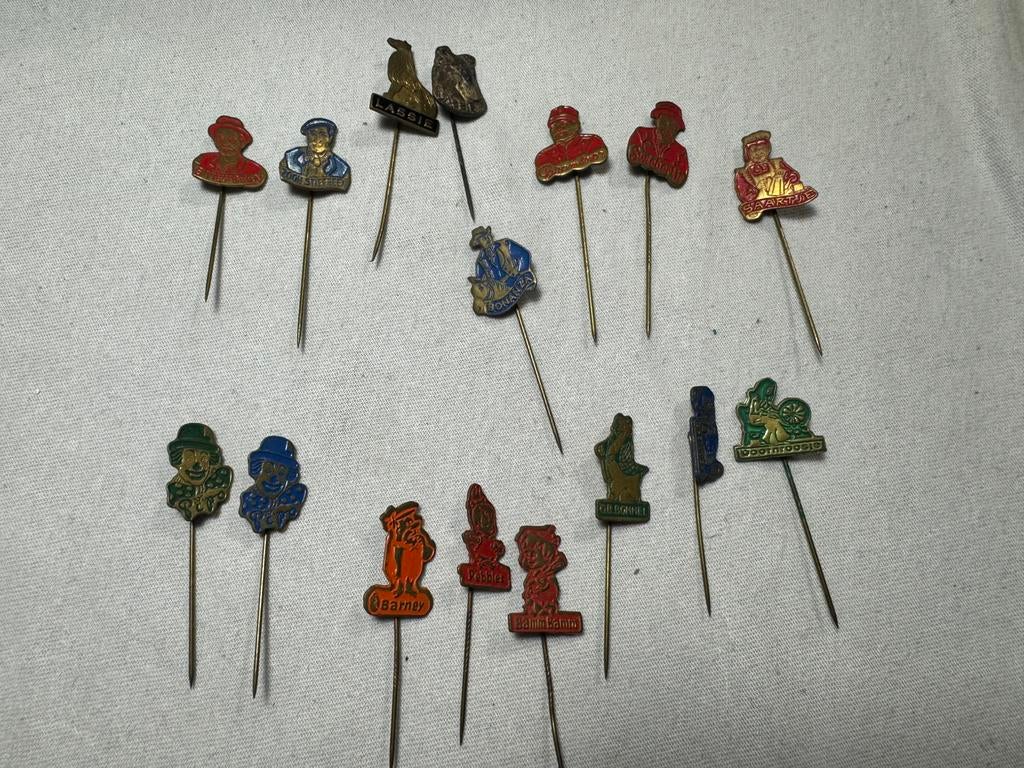 Vintage strip, tv en sprookjes pins, Verzamelen, Speldjes, Pins en Buttons, Ophalen of Verzenden, Gebruikt, Overige onderwerpen