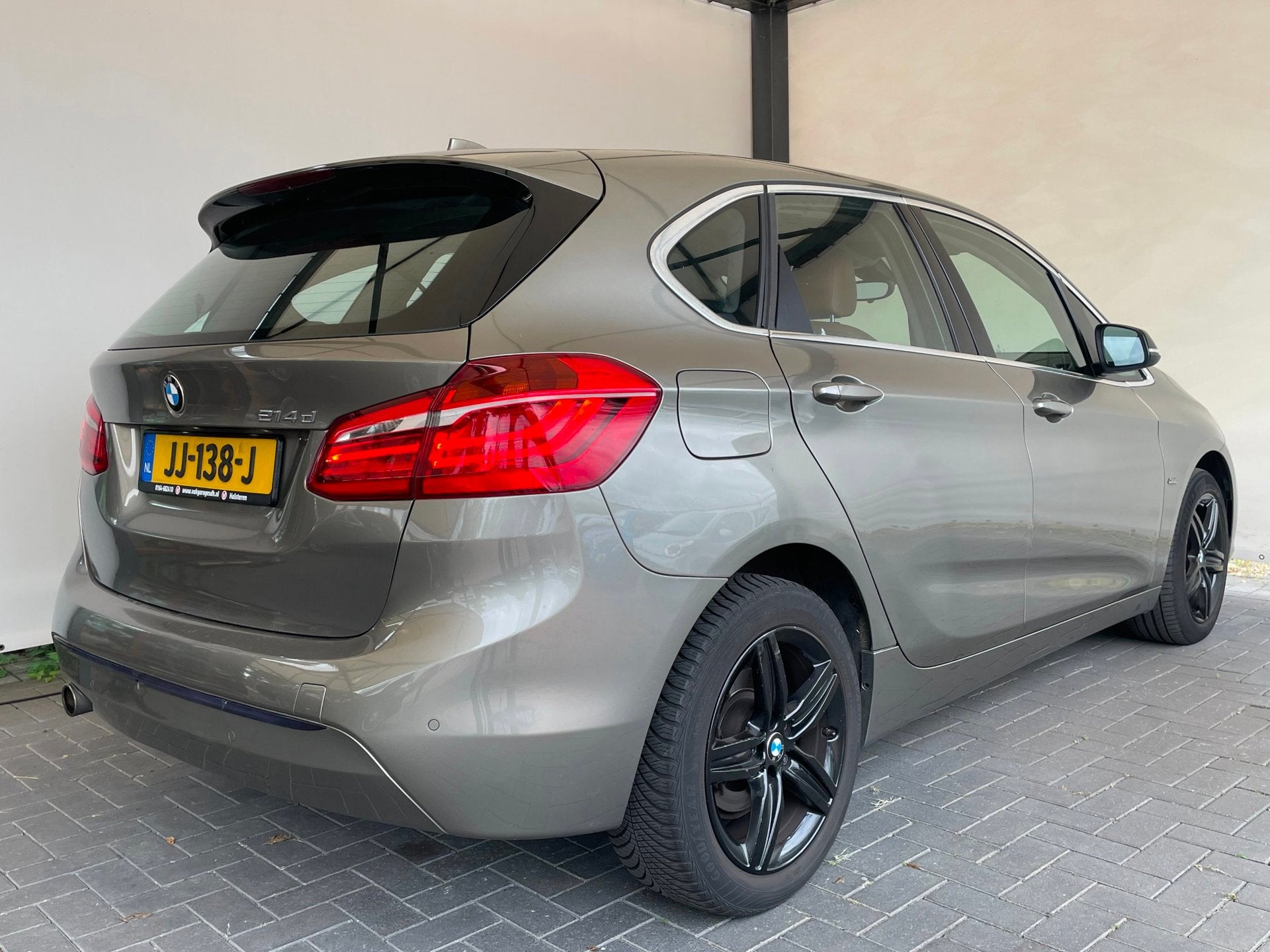 BMW 2-serie Active Tourer 214d Centennial Executive Sport Li, Auto's, Voorwielaandrijving, Gebruikt, Euro 6, 95 pk
