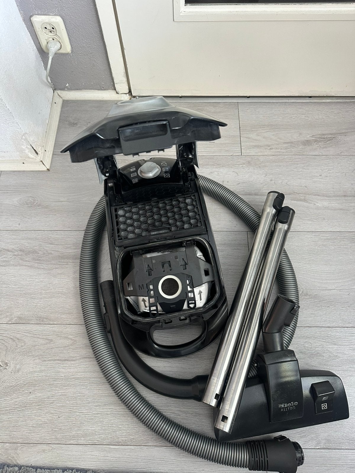 Te koop goede nette stofzuiger van MIELE Compact C1, Witgoed en Apparatuur, Ophalen of Verzenden, Zo goed als nieuw