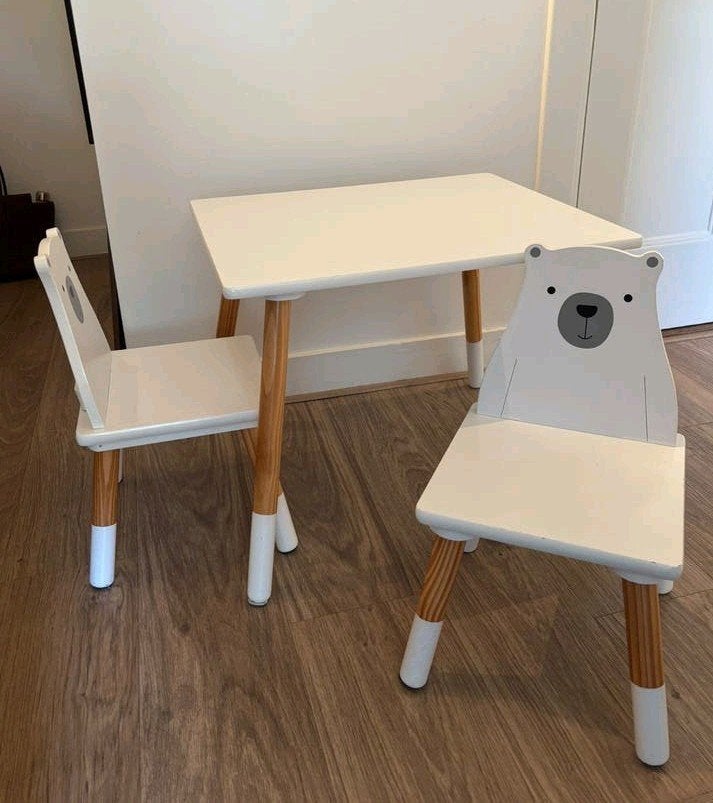 Leuke kindertafel met 2 stoeltjes, Ophalen, Gebruikt, Tafel(s) en Stoel(en)