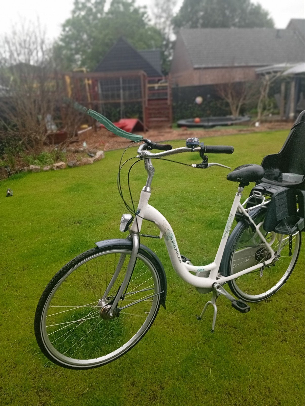 Avancer mamafiets met Kinderzitje - Zo goed als nieuw, Fietsen en Brommers, Fietsen | Dames | Damesfietsen, Velgrem, Ophalen, Overige merken