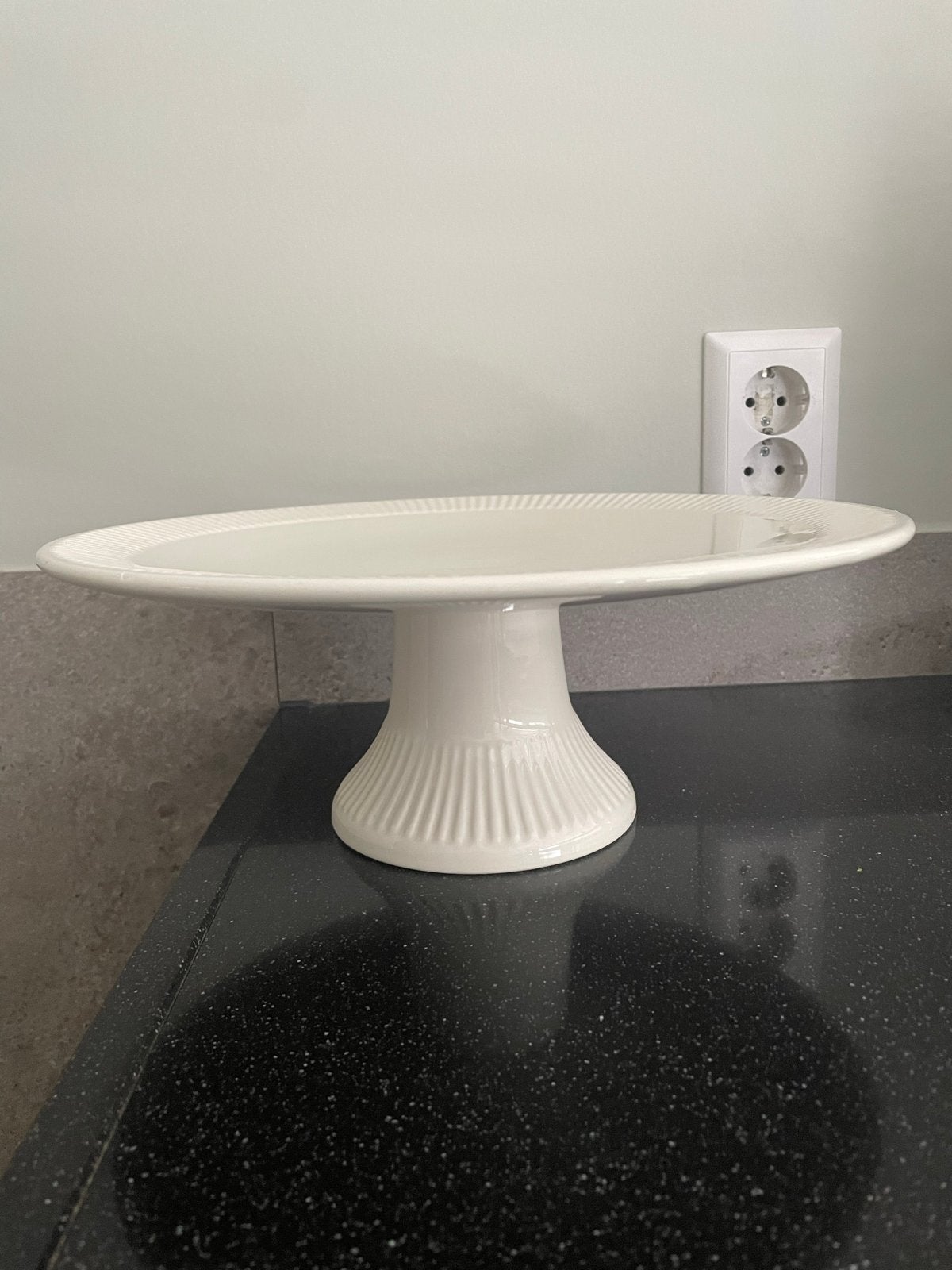 Witte taartstandaard / etagere Recamier servies, Huis en Inrichting, Ophalen, Keramiek, Overige typen, Zo goed als nieuw