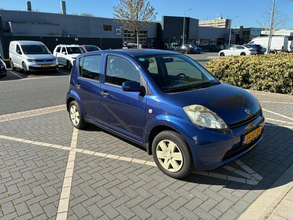 Daihatsu Sirion 2 €1149,-1.3-16V APK 1 JAAR INRUIL IS MOGE, Auto's, Daihatsu, Voorwielaandrijving, Stof, Gebruikt, 31 €/maand